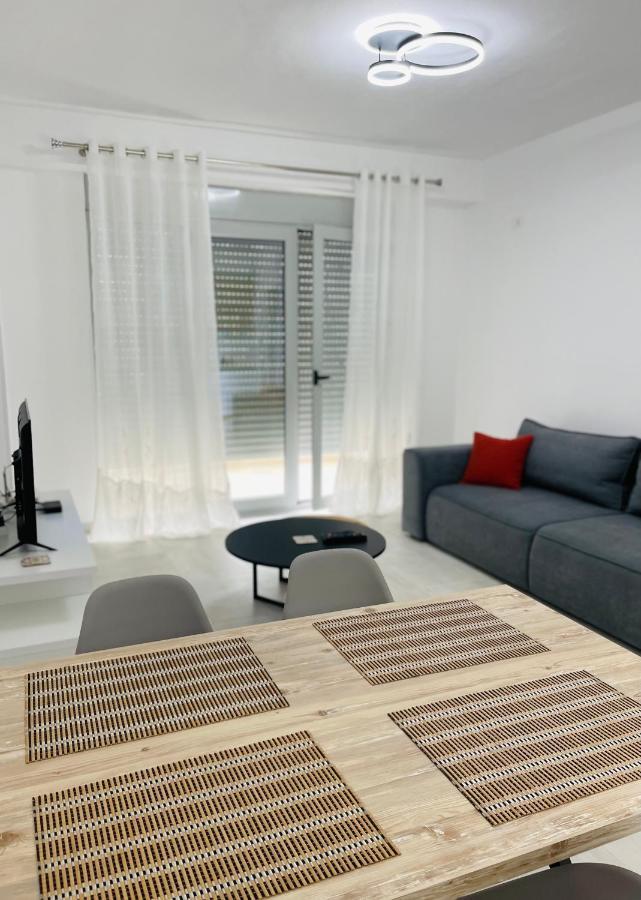 Azura Saranda Terraces Apt מראה חיצוני תמונה